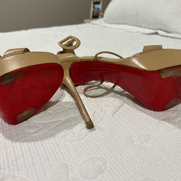 Christian Louboutine - Picture 4 of 4